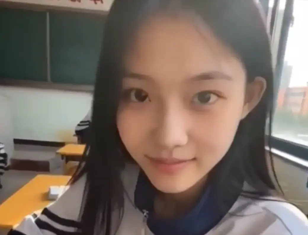 黄果AI短剧《我的十八岁女友》无删减版在线播放 - 4K蓝光画质免费观看 - 我的十八岁女友高甜治愈全集 - 星空影院极速加载热播